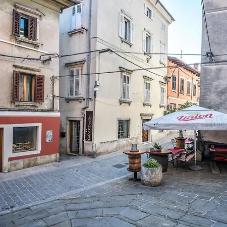 Nobile In The Historic Town - Happy Lägenhet Koper