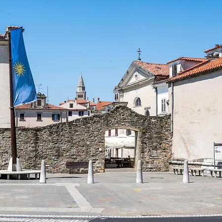 Nobile In The Historic Town - Happy Lägenhet Koper