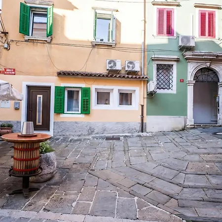 Nobile In The Historic Town - Happy Lägenhet Koper