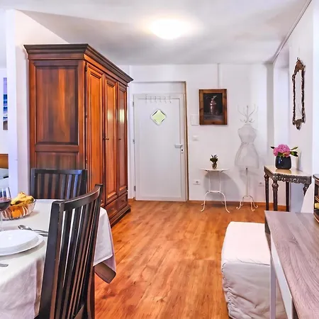 Nobile In The Historic Town - Happy Apartman Koper
