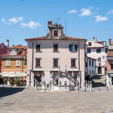 Nobile In The Historic Town - Happy *